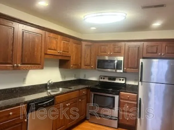 1095 Main St APT 6, Milton, WV 25541