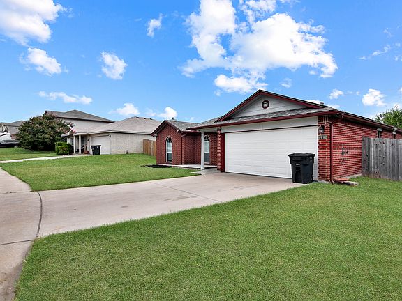 3rd image of 4712 Water Oak Dr
