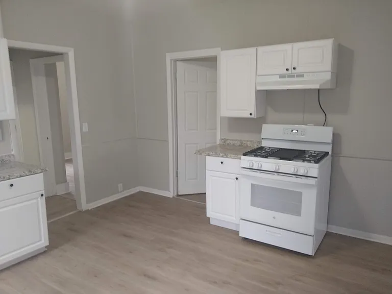 834 Congress Ave #1B — Photo 5