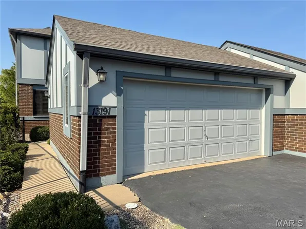 13191 Royal Pines Dr, Saint Louis, MO 63146