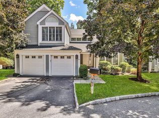 24 Overbrook Dr, Millwood, NY 10546