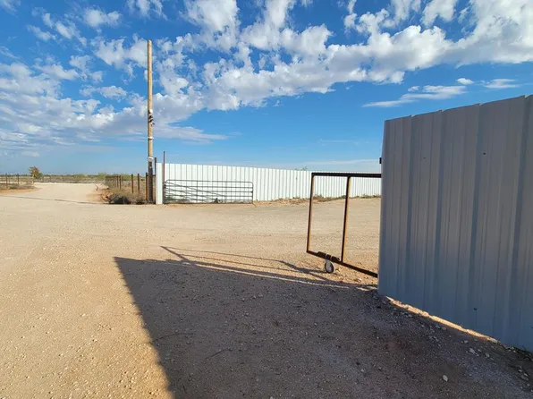1104 E County Road 152, Midland, TX 79706