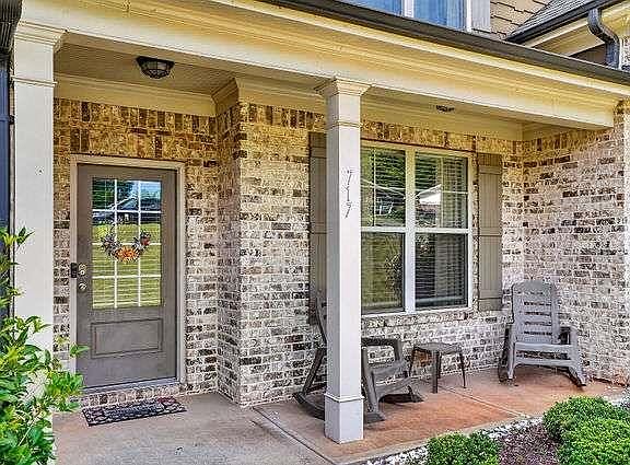 3rd image of 717 Craig Dr
