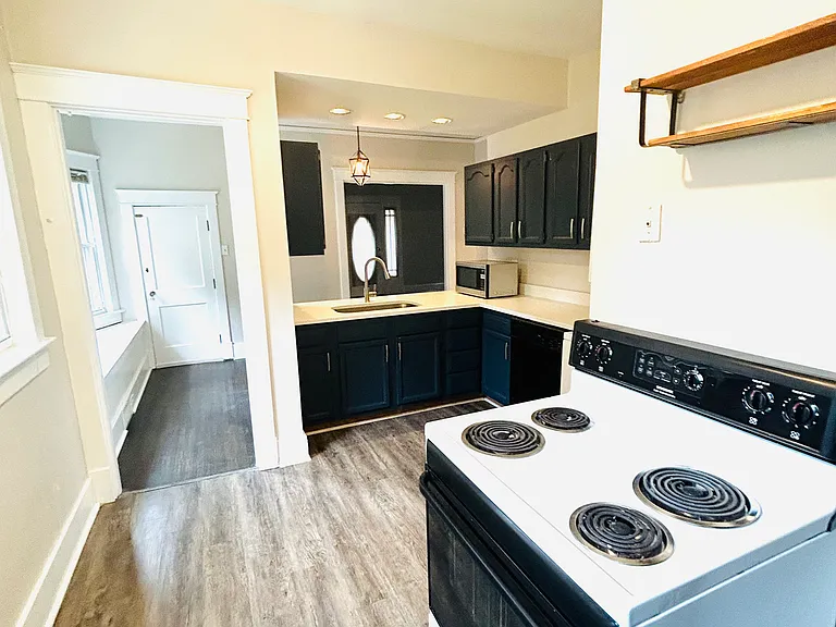 2227 Tyler Ln #1 — Photo 5