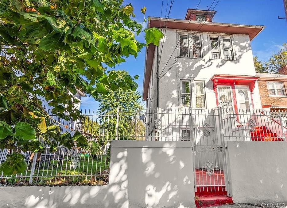 1st image of 2063 Pitman Ave
