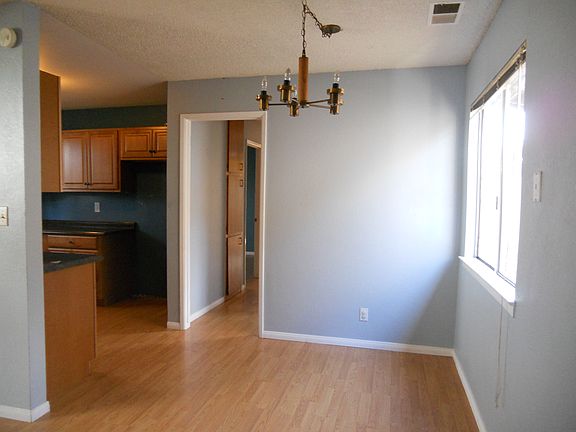 dinning area into kitchen