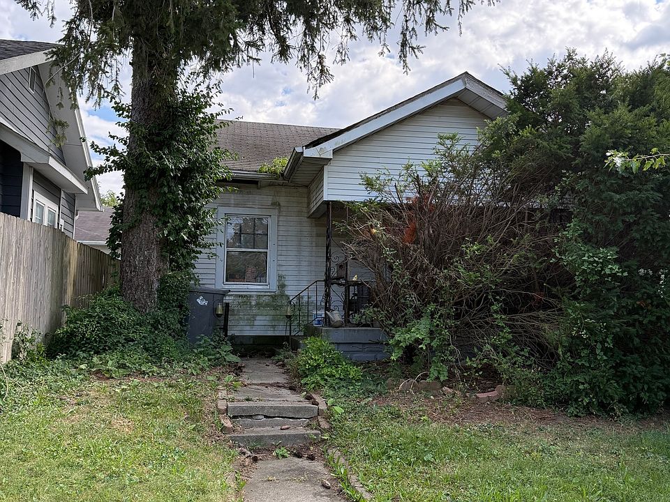 2nd image of 749 E Pleasant Run Parkway South Dr