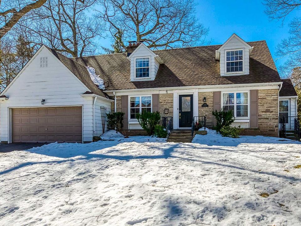 1st image of 330 Poplar Dr