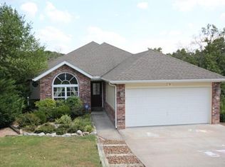 9 Faye Ln, Bella Vista, AR 72714