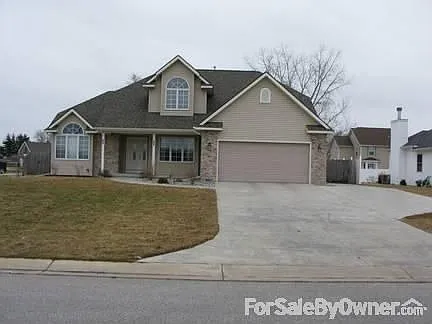 584 W Braeburn Dr photo 1