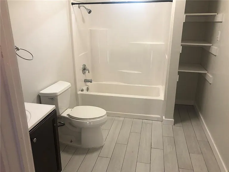 6011 Sheridan Ave — Photo 8