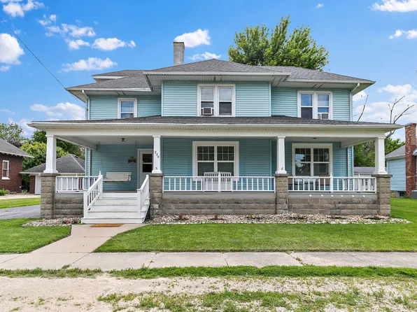 220 N Elm St, Leland, IL 60531