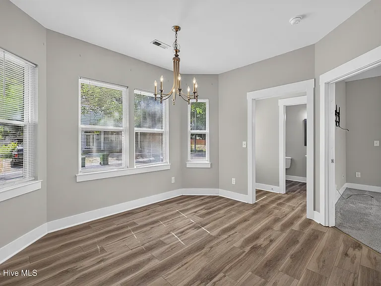 636 Brunswick St — Photo 10