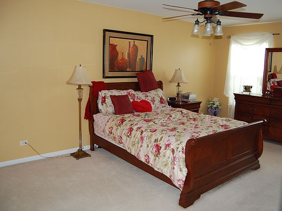 4th image of 928 Asbury Dr