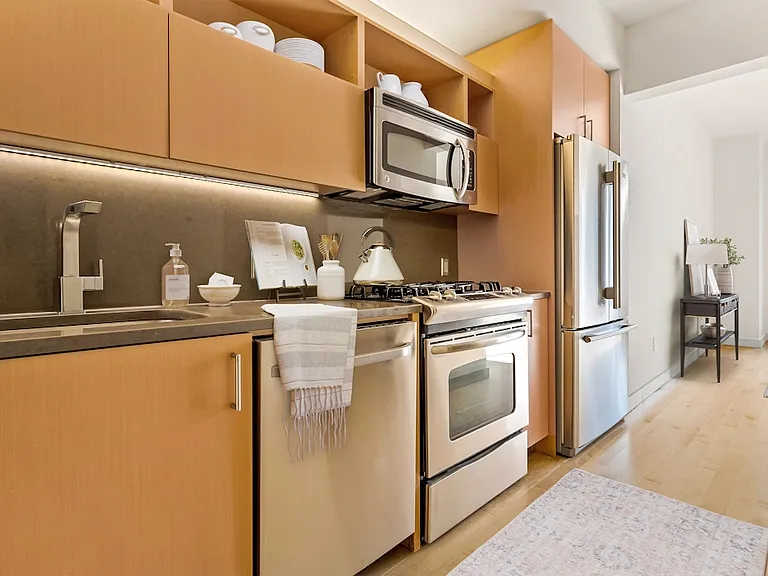 8 Spruce St #37K — Photo 4