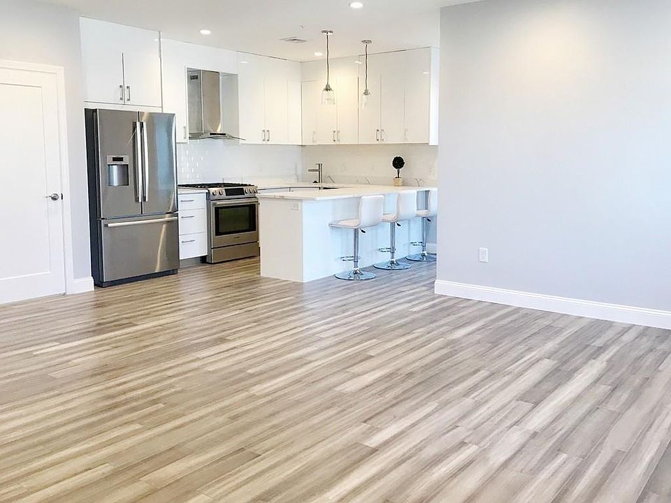 1st image of 70-72 Beechcroft St #3