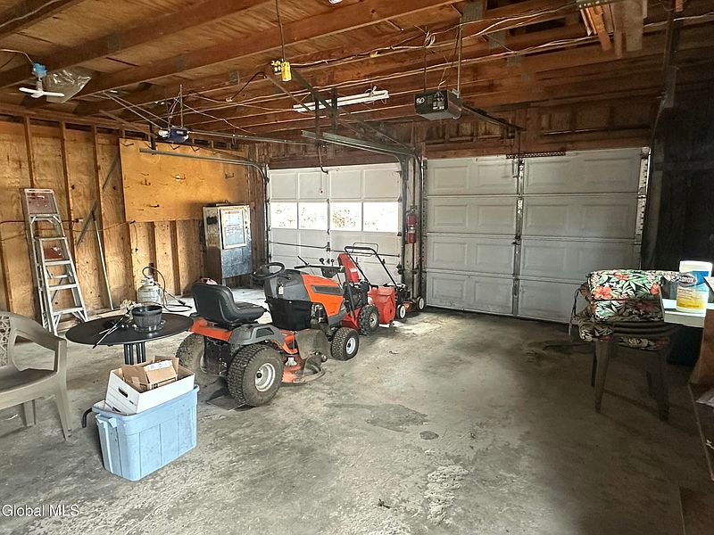 3rd image of 88 Udell Road