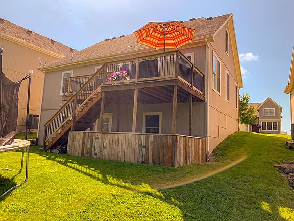 3rd image of 805 Redbud Dr