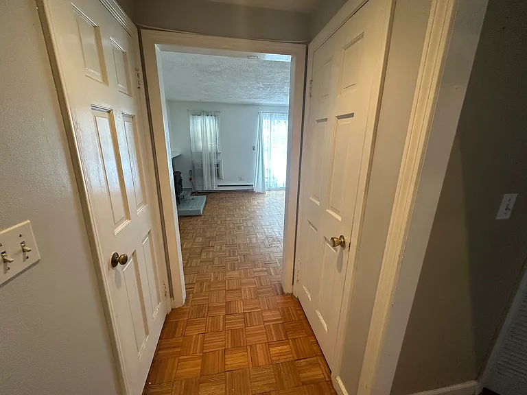 87 Phelps St — Photo 4