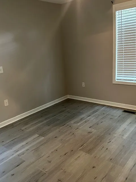 3 bed, 1200 sqft, $1,650 — Photo 3