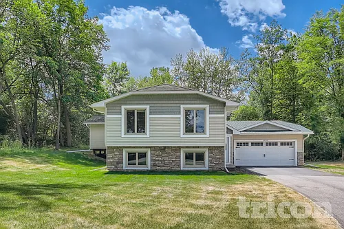 14150 Rolling Oaks Cir NE Photo 1