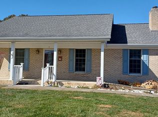 11 Meadow Ln, Luray, VA 22835