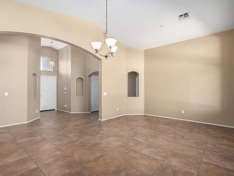 1238 W Dana Dr — Photo 13