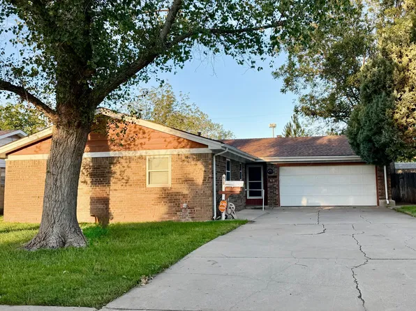515 Pecan Ave, Dumas, TX 79029