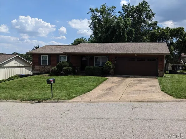 19 Galaxy Dr, Saint Peters, MO 63376