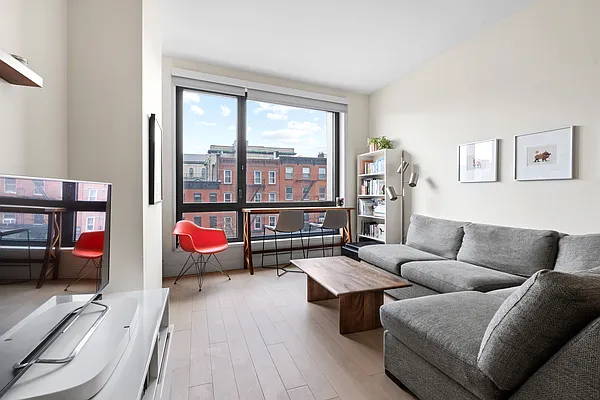 Rented by Level Group | media 7