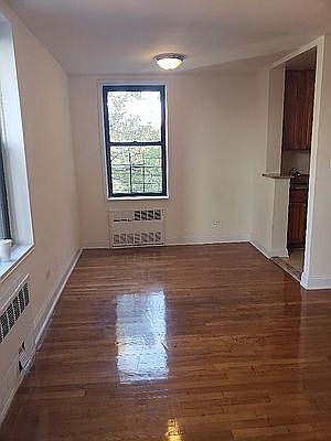 5th image of 315 Ocean Pkwy APT 5M