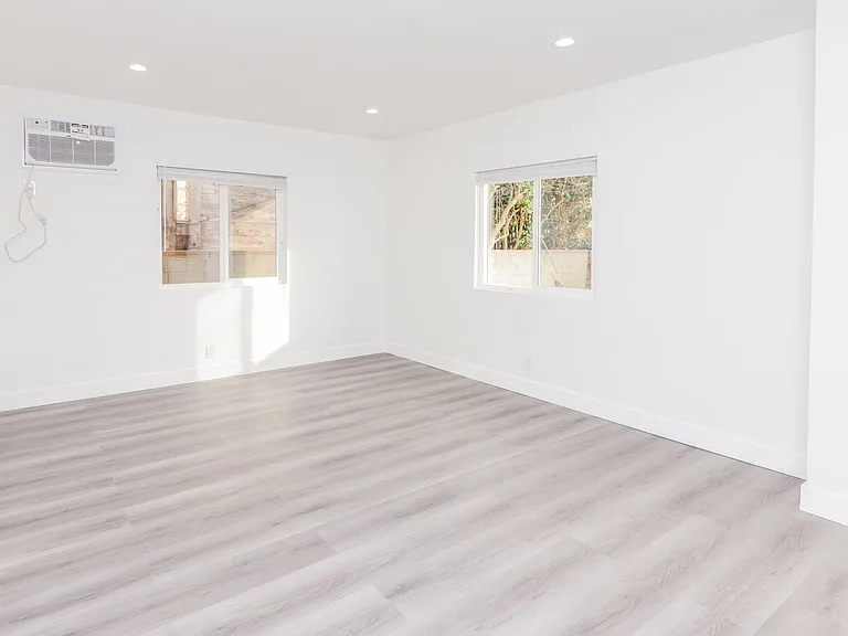 Pullman Lane Residences — Photo 12