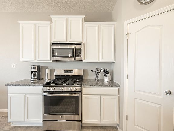 4th image of 10909 Anador Ct NW