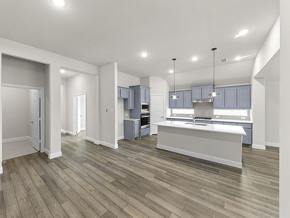 2nd image of 607 Creekview Ln