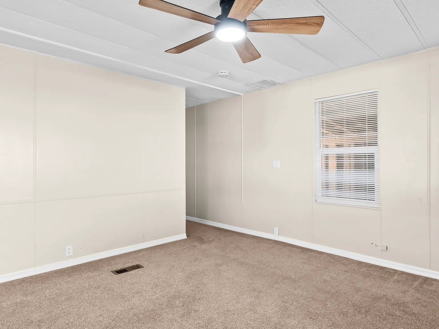 3 bed, 728 sqft, $1,850 — Photo 4