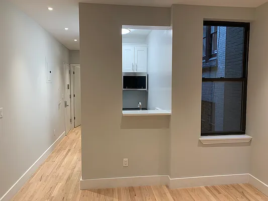 Rented by Flatiron Real Estate Advisors LLC | media 3