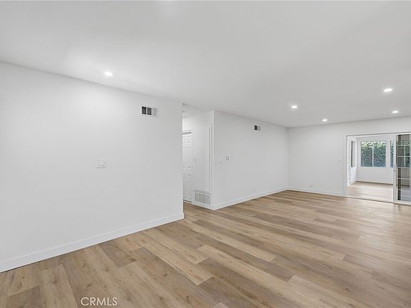 5th image of 1430 Hillandale Ave