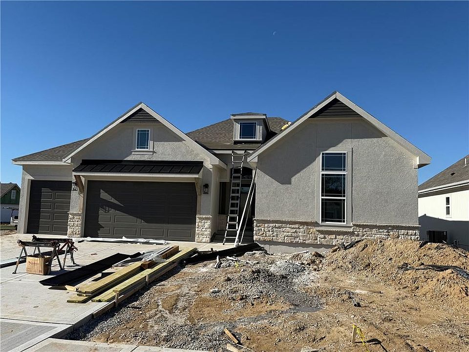 1st image of 7040 NW Forest Lakes Dr