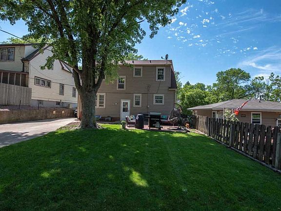 3rd image of 3234 Pierce St