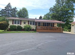 757 W Locust St, Canton, IL 61520