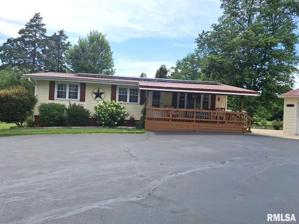 757 W Locust St, Canton, IL 61520