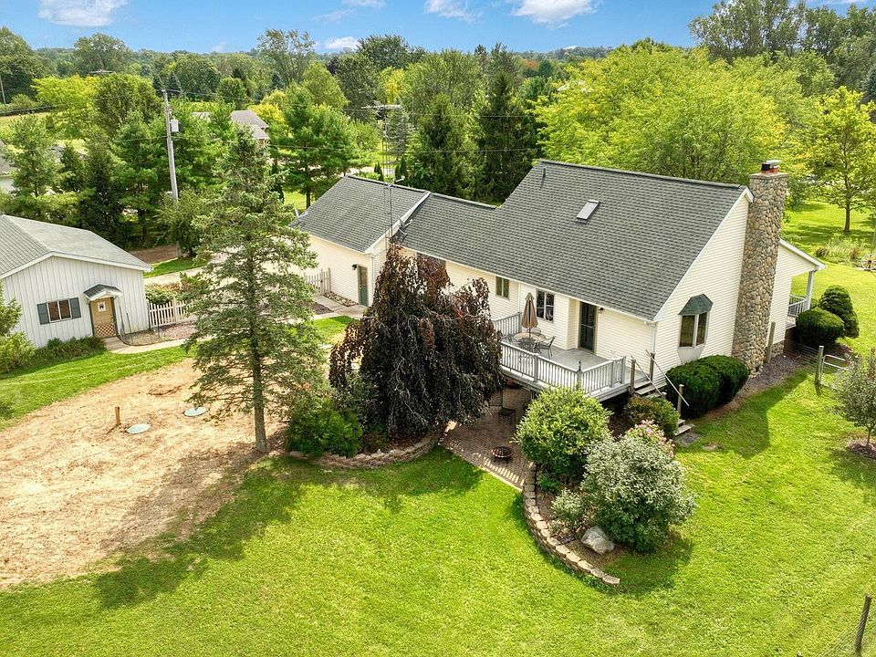 1st image of 2200 E Munger Rd