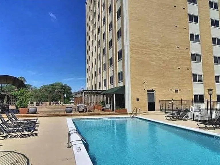 2285 Peachtree Rd NE #808 — Photo 18