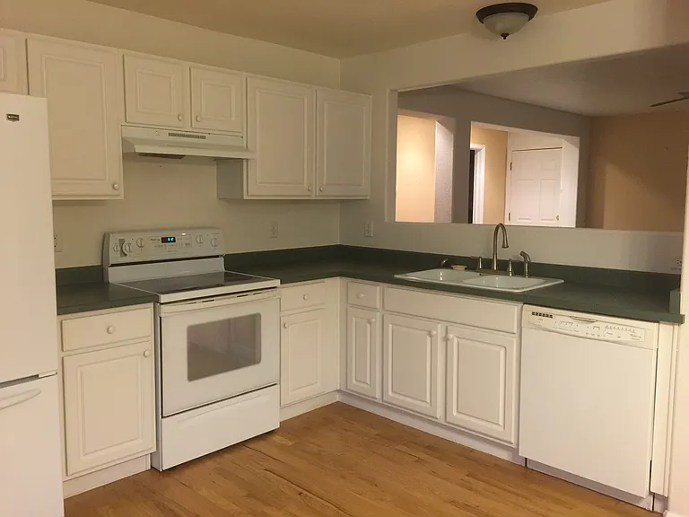 1894 Dove Creek Cir — Photo 29