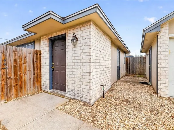 610 Kaipo Dr, Corpus Christi, TX 78418