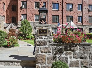 914 Wynnewood Rd APT 1B, Pelham, NY 10803