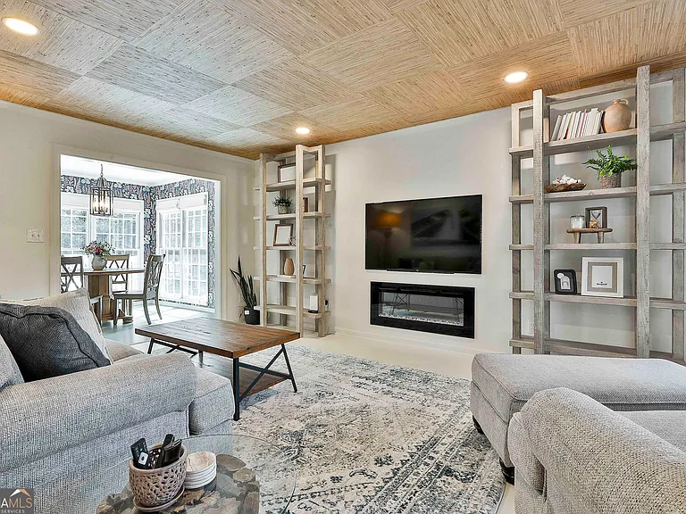 245 Woodsong Dr — Photo 3