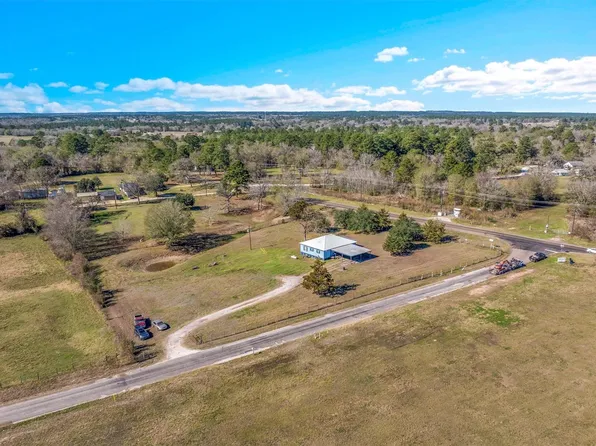 959 Walker Loop, Huntsville, TX 77340