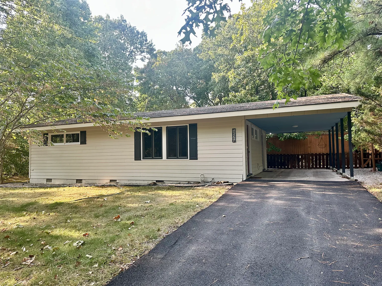 E Carolyn Dr, Fayetteville — Photo 2