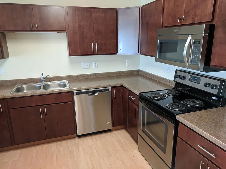 West Lake III Apartments — Photo 124